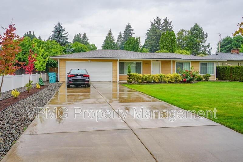 5404 Ne 45th St - Photo 2 of 38