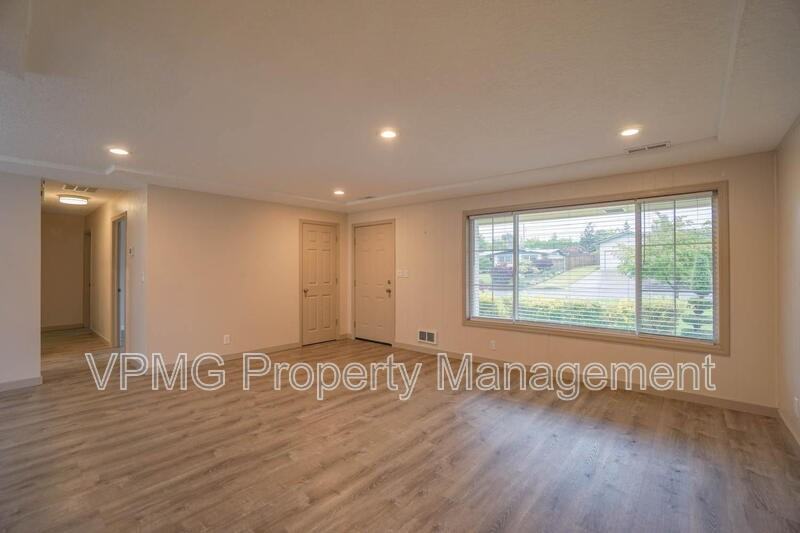 5404 Ne 45th St - Photo 7 of 38