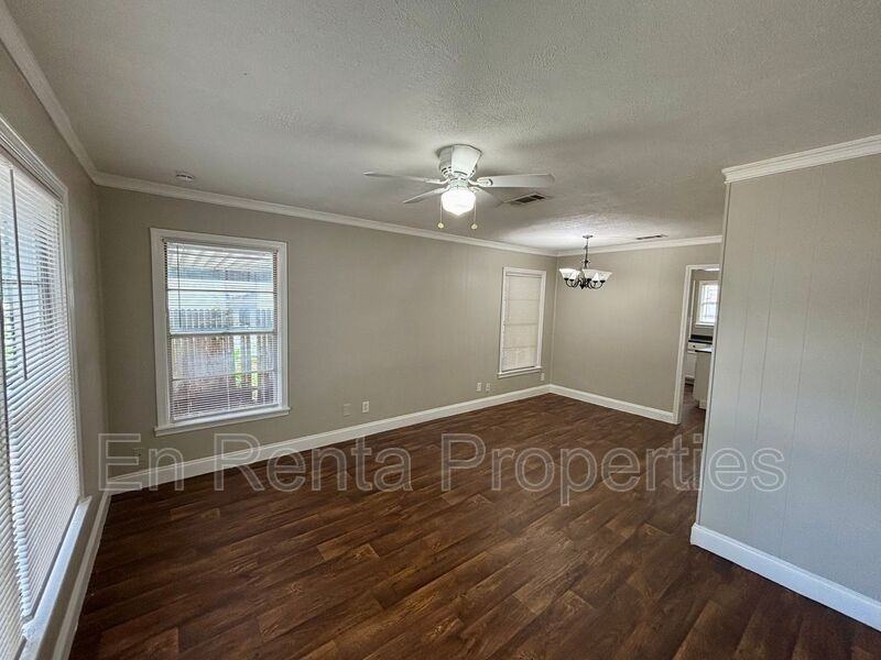 3009 Honeysuckle Ave - Photo 3 of 8