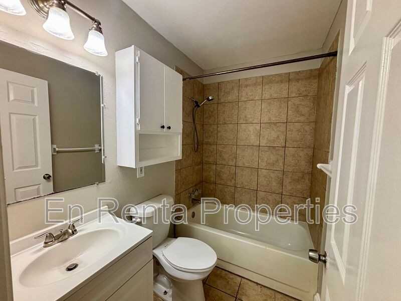 3009 Honeysuckle Ave - Photo 6 of 8
