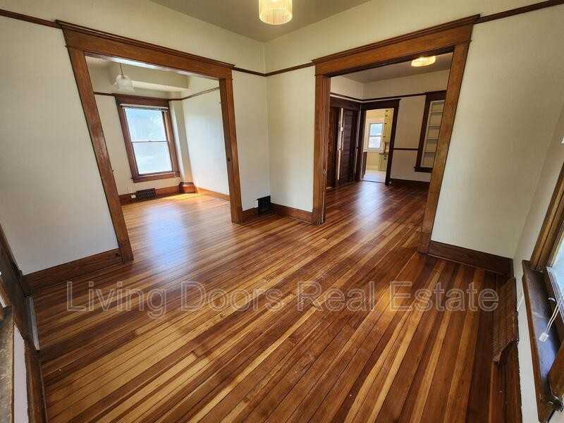 602 C St - Photo 6 of 18
