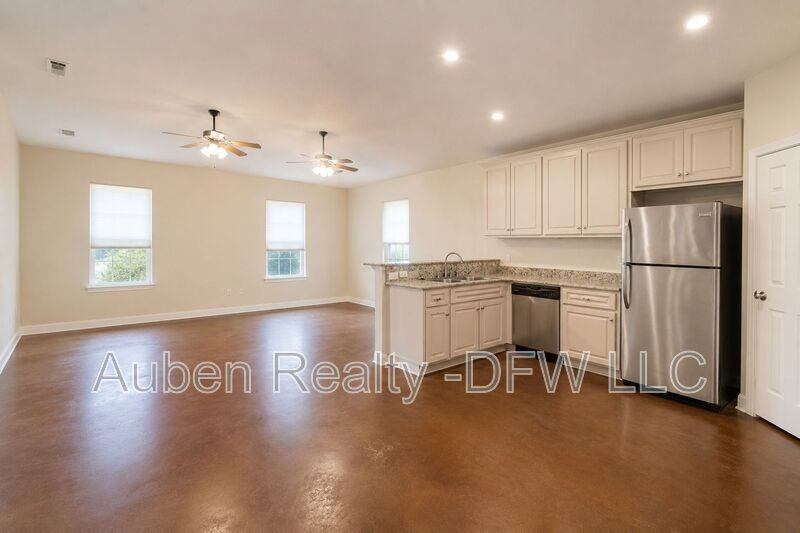 2310 S 3rd St #B - Photo 2 of 12