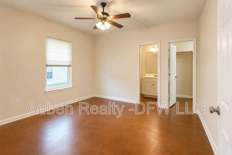 2310 S 3rd St #B - Photo 6 of 12