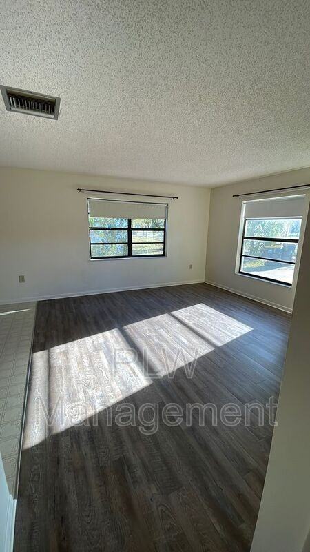44 S Kentucky Ave - Photo 2 of 31