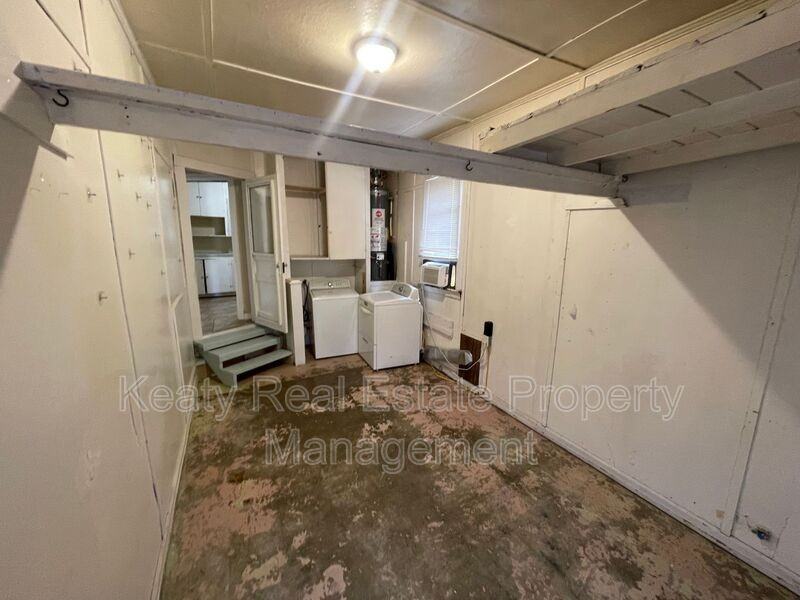 409 Silkwood St - Photo 2 of 7
