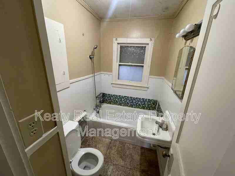 409 Silkwood St - Photo 5 of 7