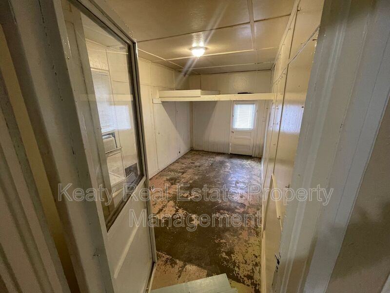 409 Silkwood St - Photo 7 of 7