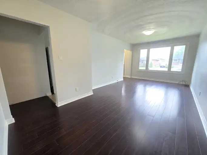 585 Montcalm Ave #1 - Photo 3 of 12