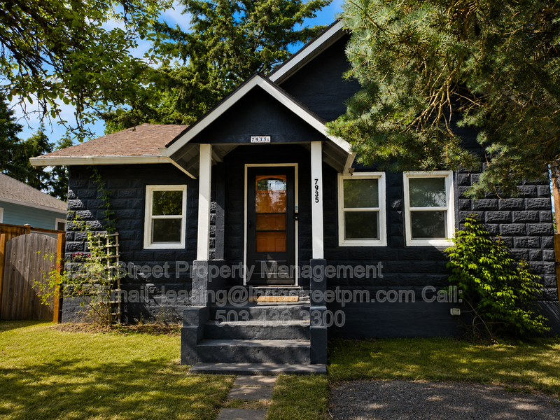 7935 Se Bybee Blvd - Photo 2 of 20