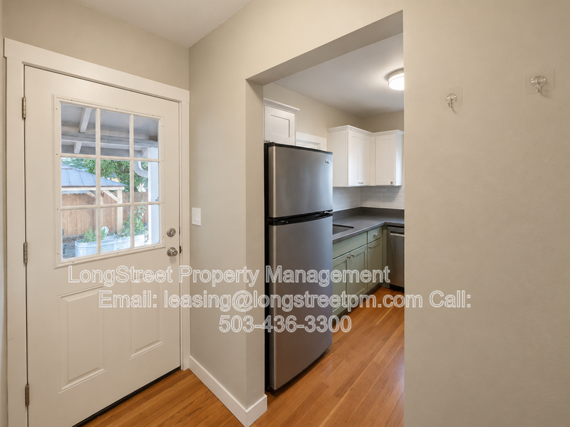 7935 Se Bybee Blvd - Photo 5 of 20