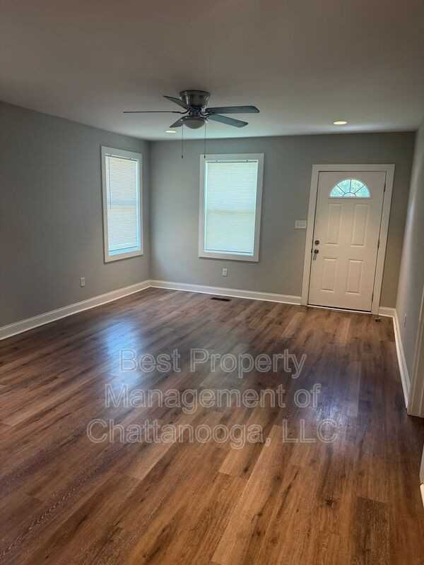 5325 Lee Ave - Photo 2 of 9