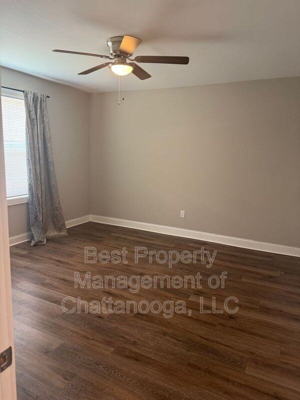 5325 Lee Ave - Photo 4 of 9