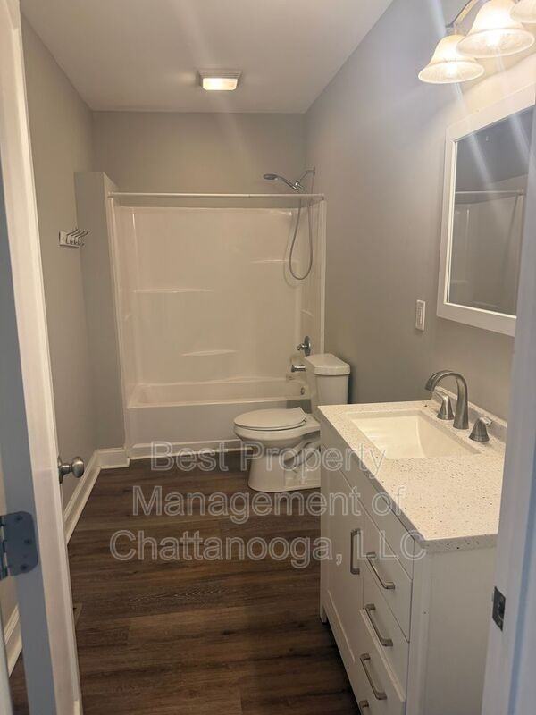 5325 Lee Ave - Photo 6 of 9