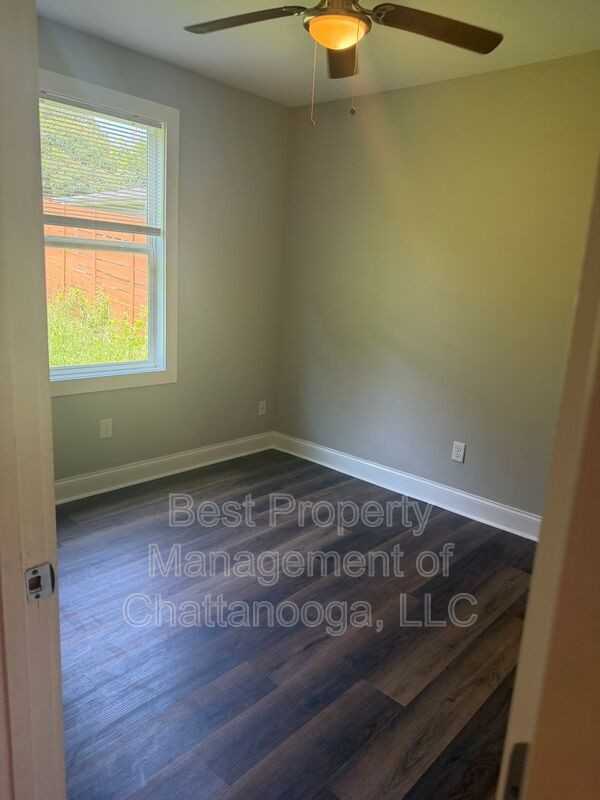 5325 Lee Ave - Photo 7 of 9