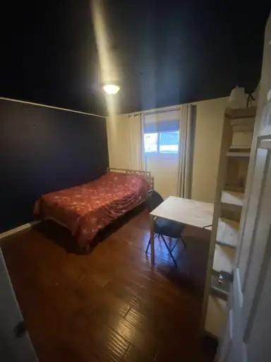 1058 Mississaga St W - Photo 2 of 5