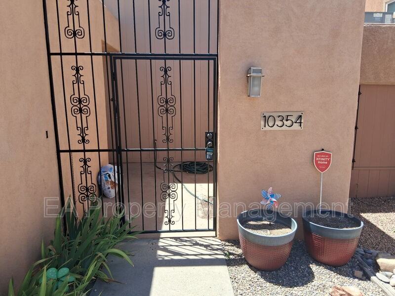10354 Hendrix Rd Ne - Photo 2 of 22