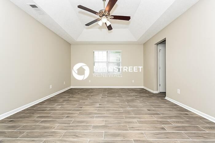1276 Avery Dr - Photo 2 of 16