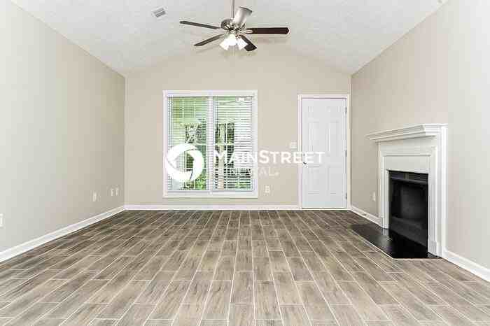 1276 Avery Dr - Photo 4 of 16