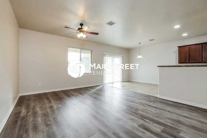 8285 W Kittiwake Ln - Photo 2 of 17
