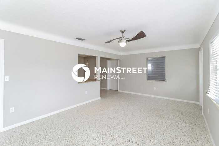 2414 Foster Ln - Photo 4 of 16