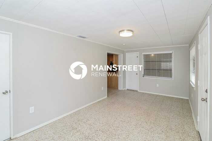 2414 Foster Ln - Photo 7 of 16