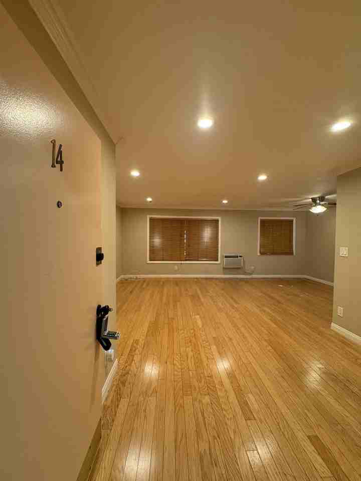 1817 Beloit Ave #14 - Photo 4 of 15