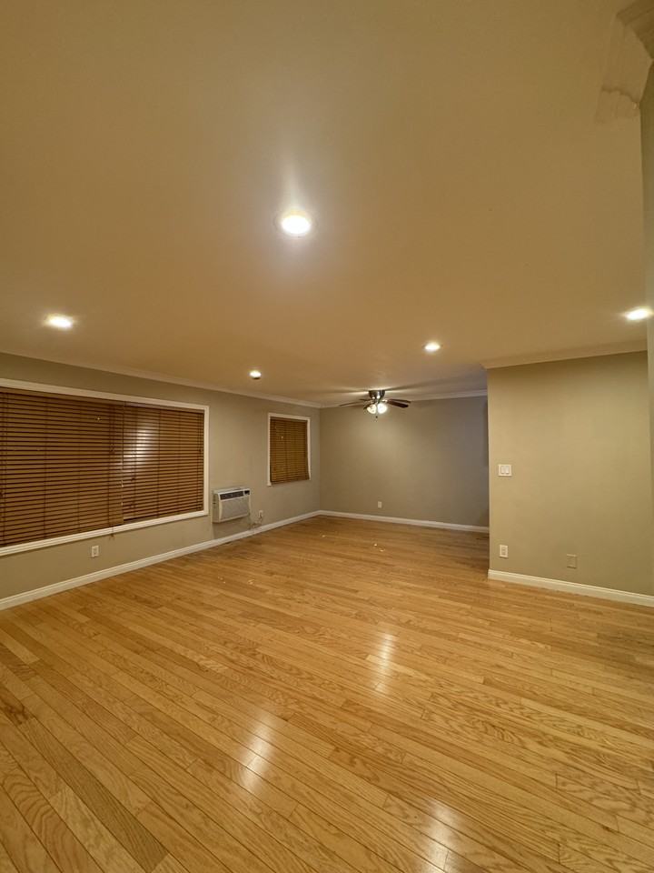 1817 Beloit Ave #14 - Photo 6 of 15