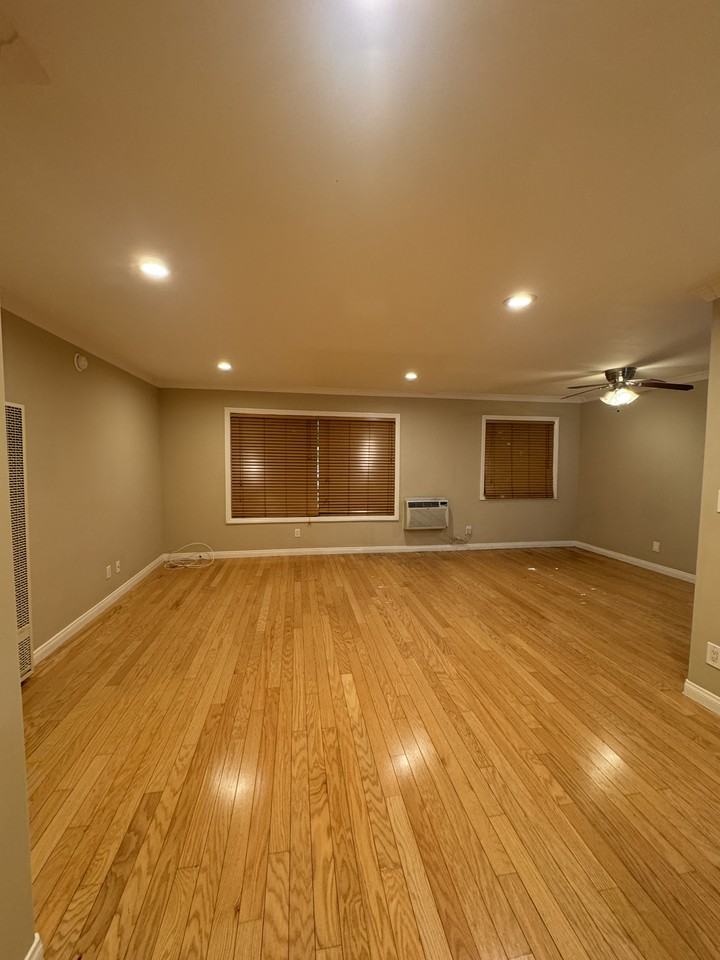 1817 Beloit Ave #14 - Photo 7 of 15