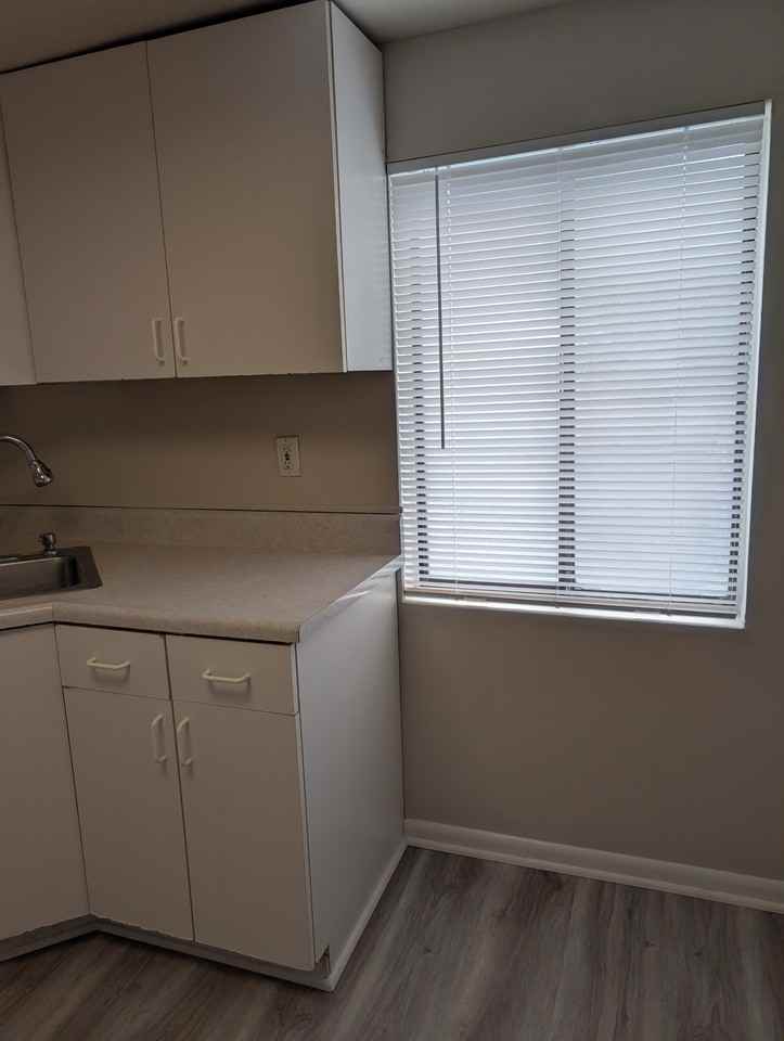 1502 Valley Dr #NA - Photo 3 of 17