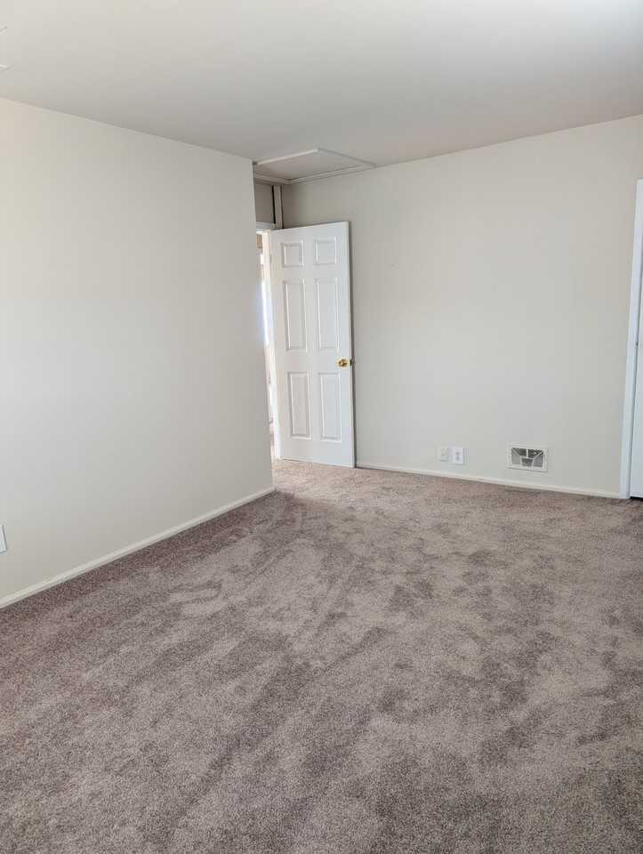 1502 Valley Dr #NA - Photo 5 of 17
