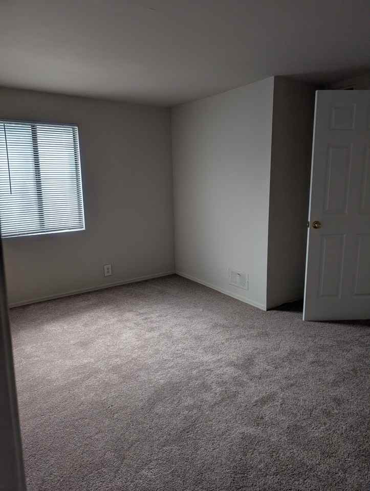 1502 Valley Dr #NA - Photo 7 of 17