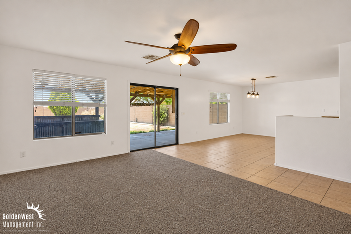24011 N Cargo Ave - Photo 6 of 32