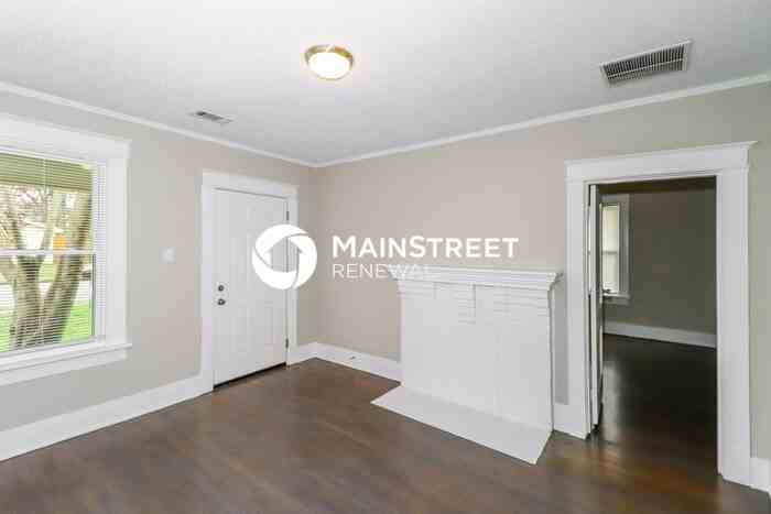 3578 Faxon Ave - Photo 4 of 16