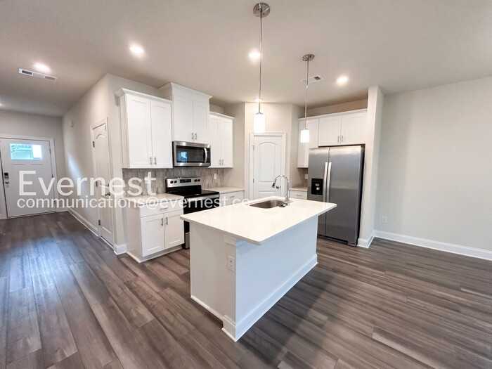 4522 Skywood Ln - Photo 3 of 32