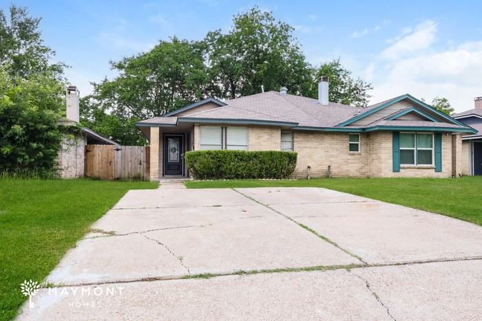 22403 Tree House Ln