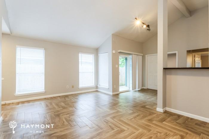 22403 Tree House Ln - Photo 4 of 16