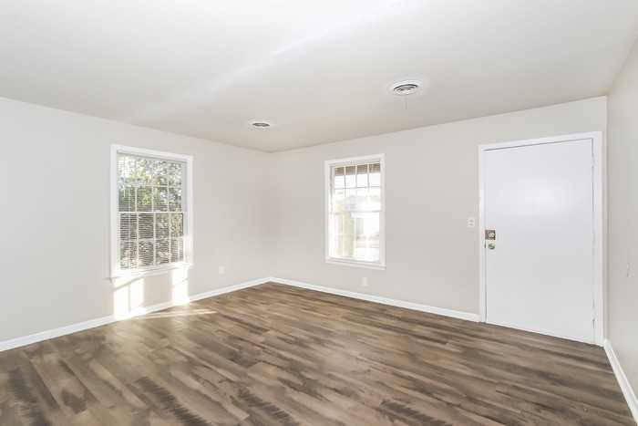2807 Glenn Hills Dr - Photo 3 of 11
