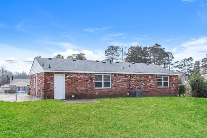 2391 Richwood Dr - Photo 5 of 16