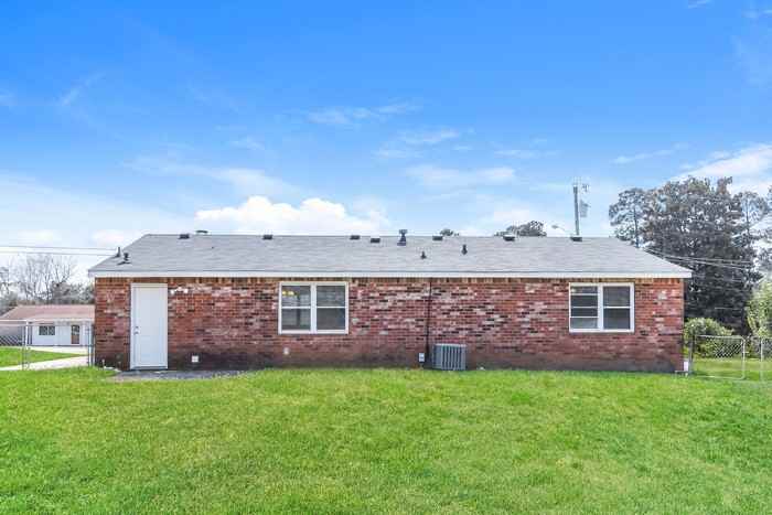 2391 Richwood Dr - Photo 6 of 16