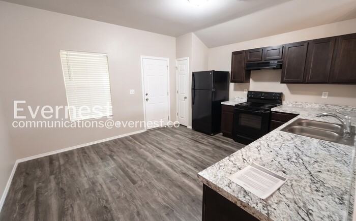 500 Margaret Ln - Photo 5 of 21