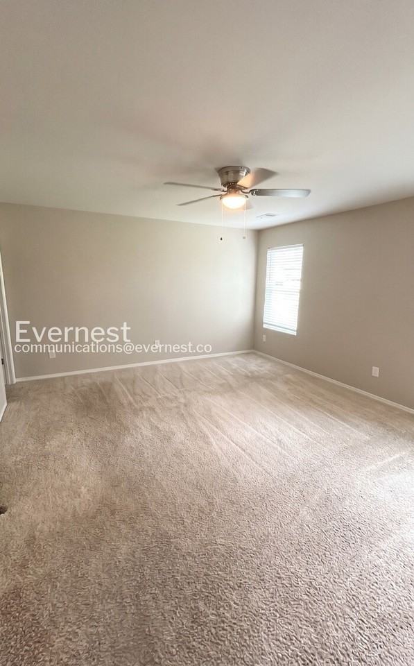 500 Margaret Ln - Photo 6 of 21