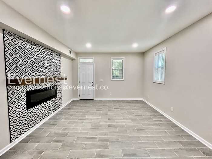 1000 Hill St Se #C - Photo 6 of 22