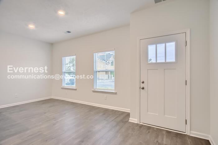 320 Raines Ct - Photo 6 of 32