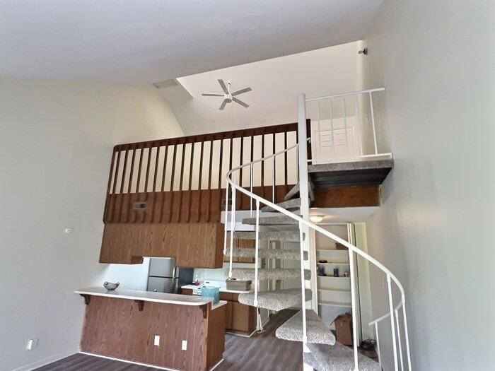 3081 Huntleigh Dr - Photo 3 of 19