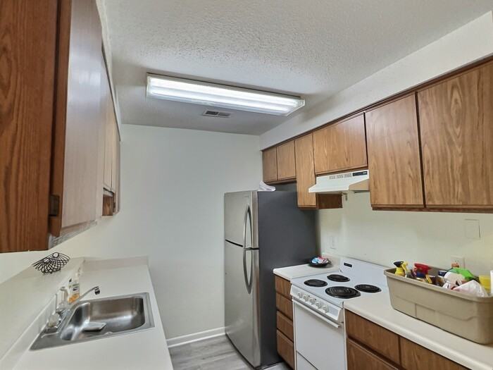 3081 Huntleigh Dr - Photo 6 of 19