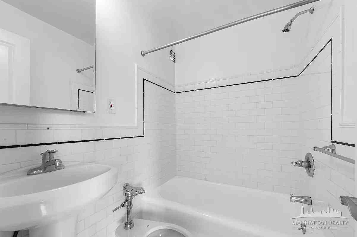 Christopher St #12E - Photo 4 of 5