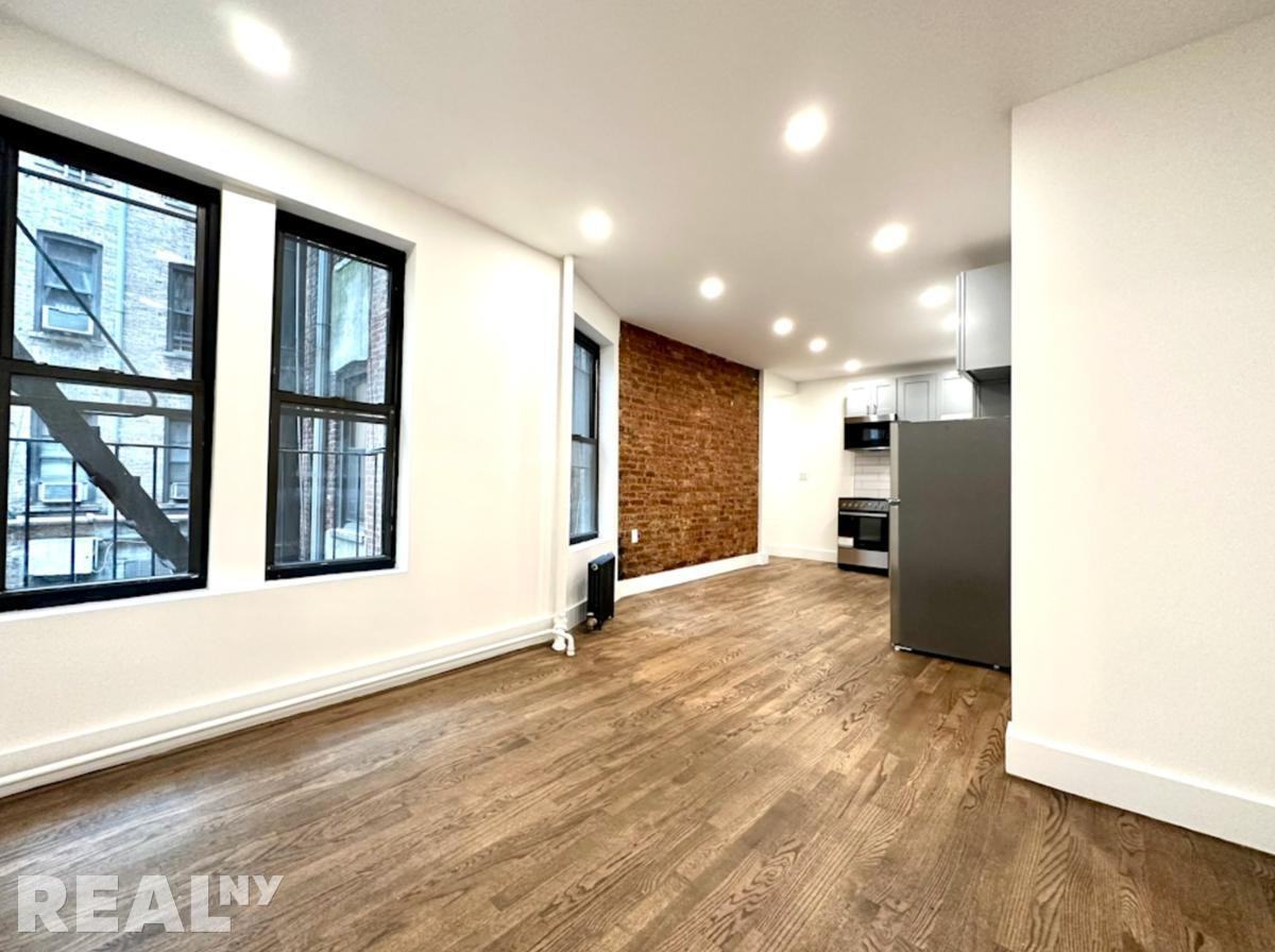 Broadway #1B - Photo 3 of 11