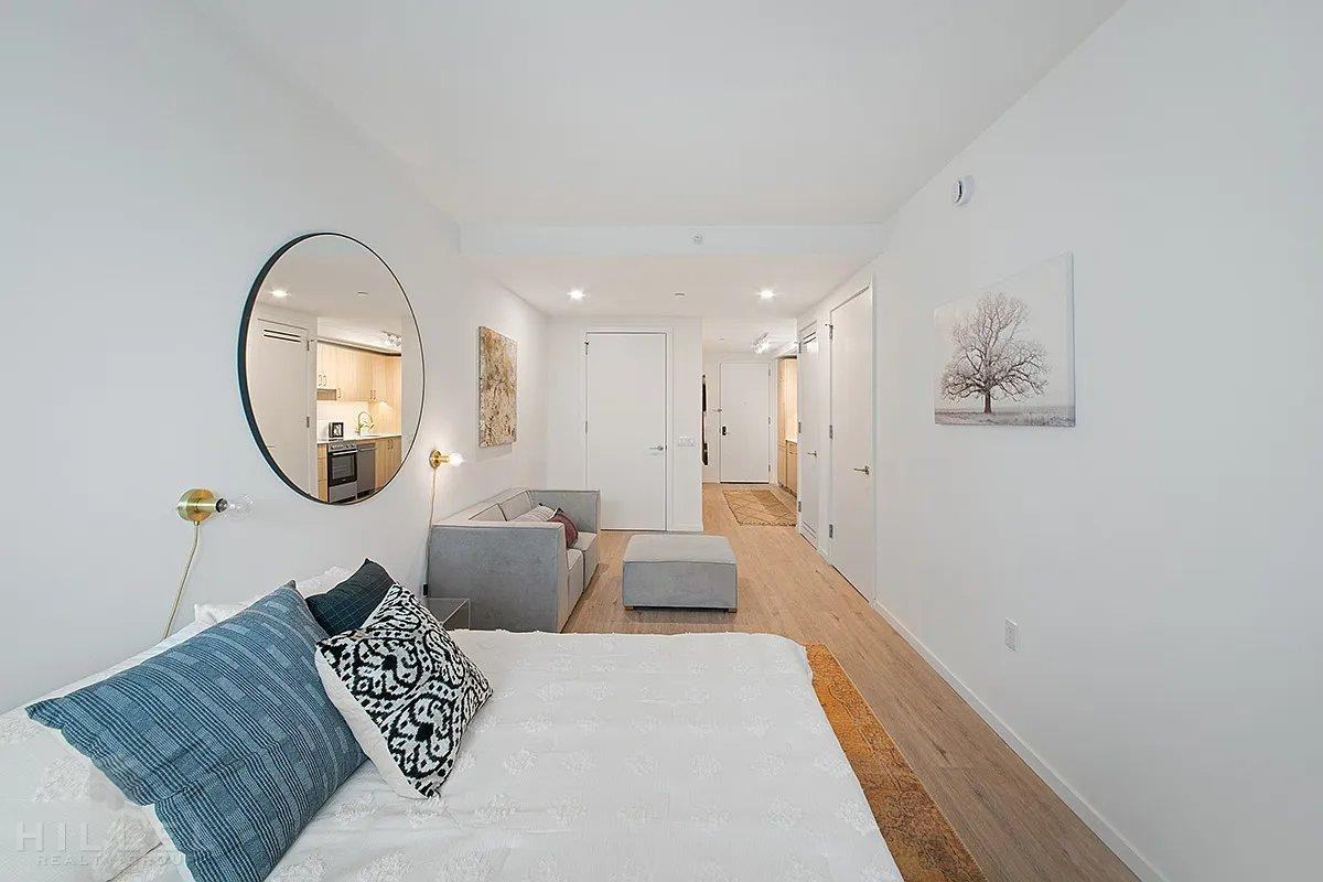 Halsey St #619 - Photo 2 of 10