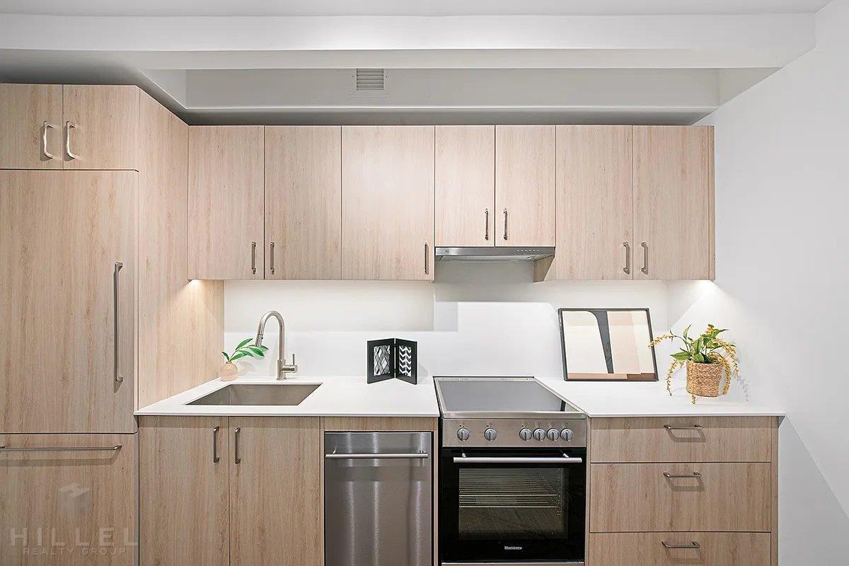 Halsey St #619 - Photo 3 of 10