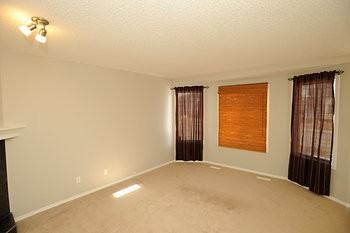 1038 Taradale Dr Ne - Photo 4 of 16